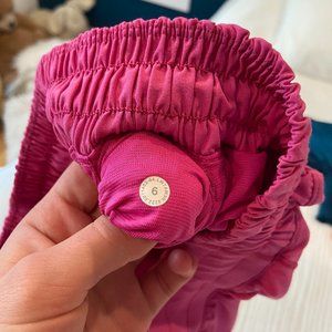 Sonic Pink Lululemon Hotty Hot shorts 2.5"